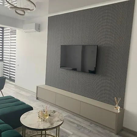 Cmc Poolview Apartment